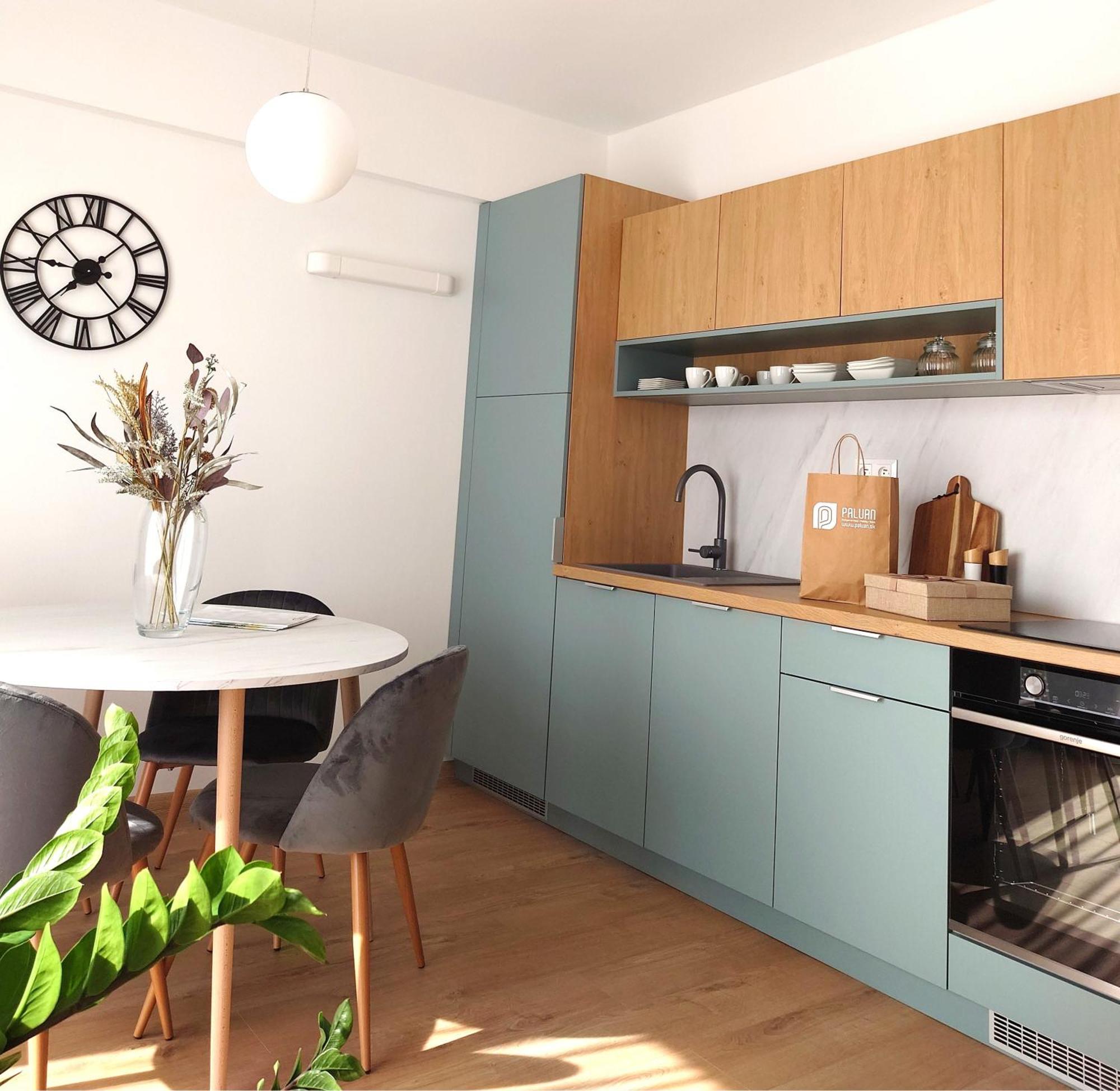 Apartman Nad Riekou Bešeňová Eksteriør bilde