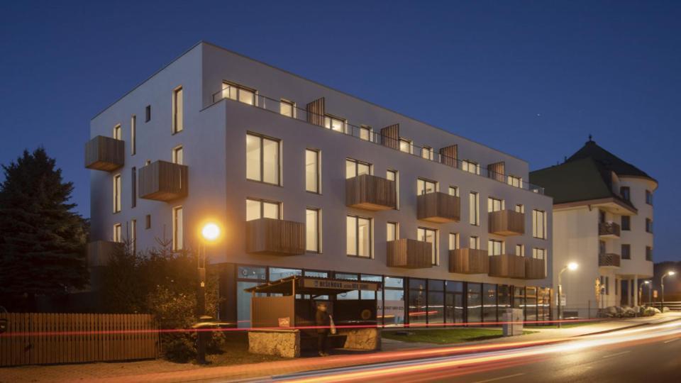 Apartman Nad Riekou Bešeňová Eksteriør bilde