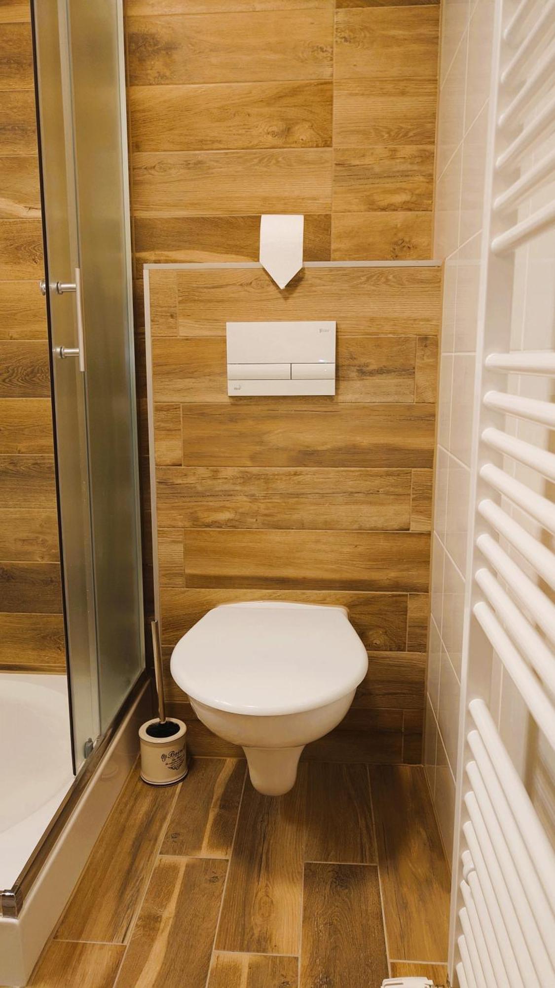 Apartman Nad Riekou Bešeňová Eksteriør bilde
