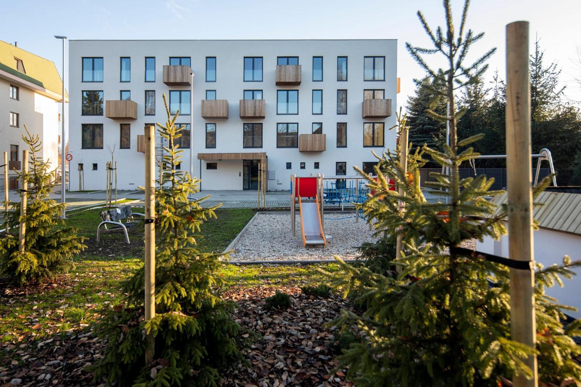 Apartman Nad Riekou Bešeňová Eksteriør bilde