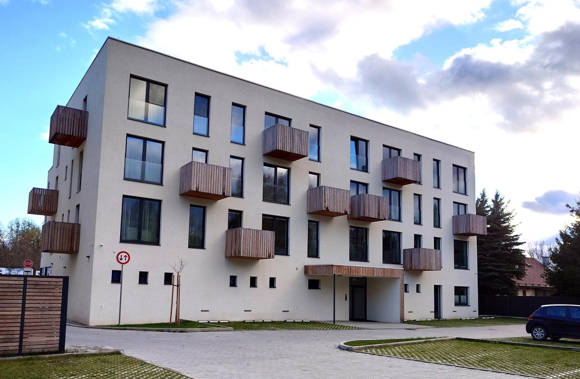 Apartman Nad Riekou Bešeňová Eksteriør bilde
