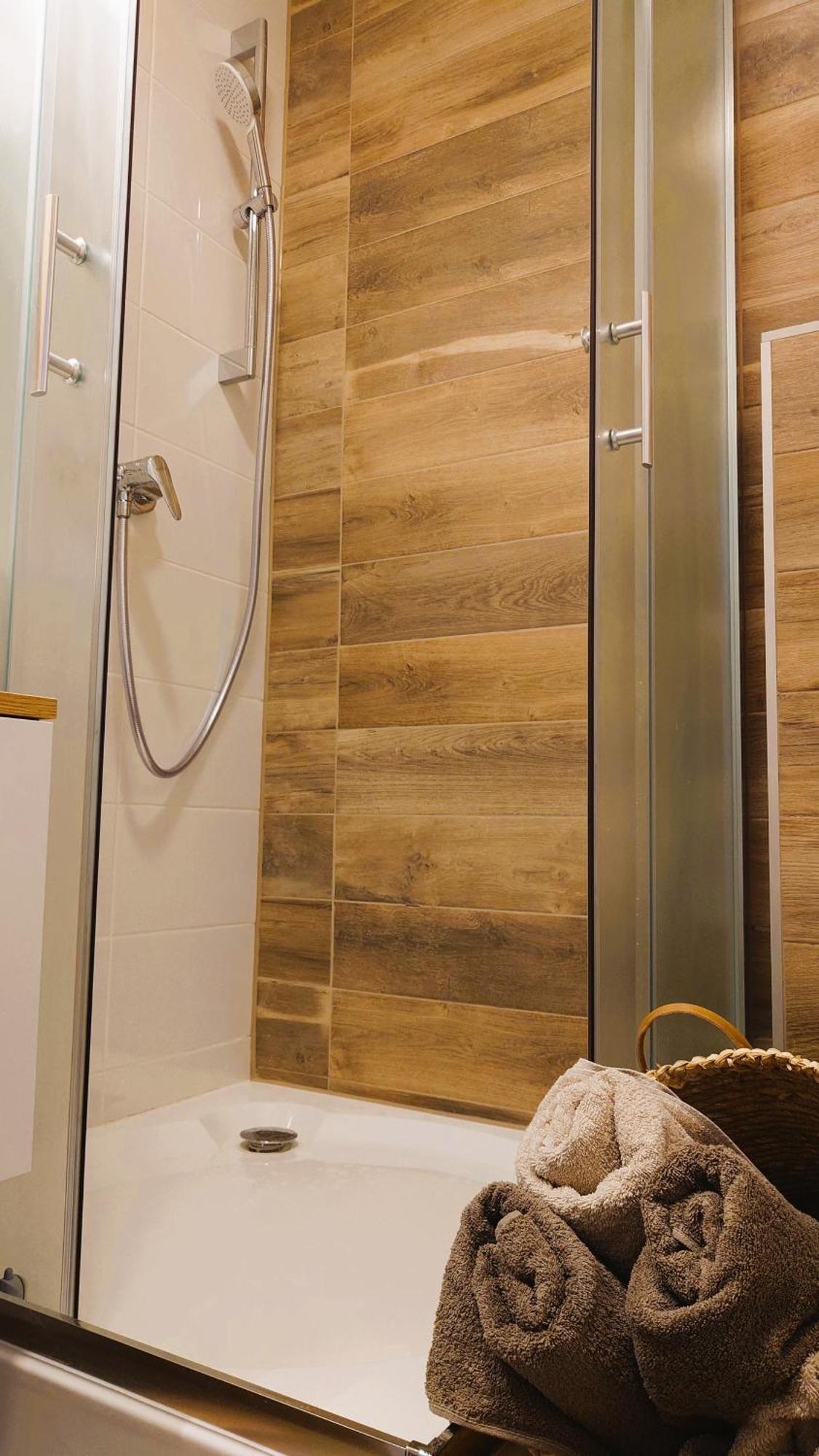 Apartman Nad Riekou Bešeňová Eksteriør bilde